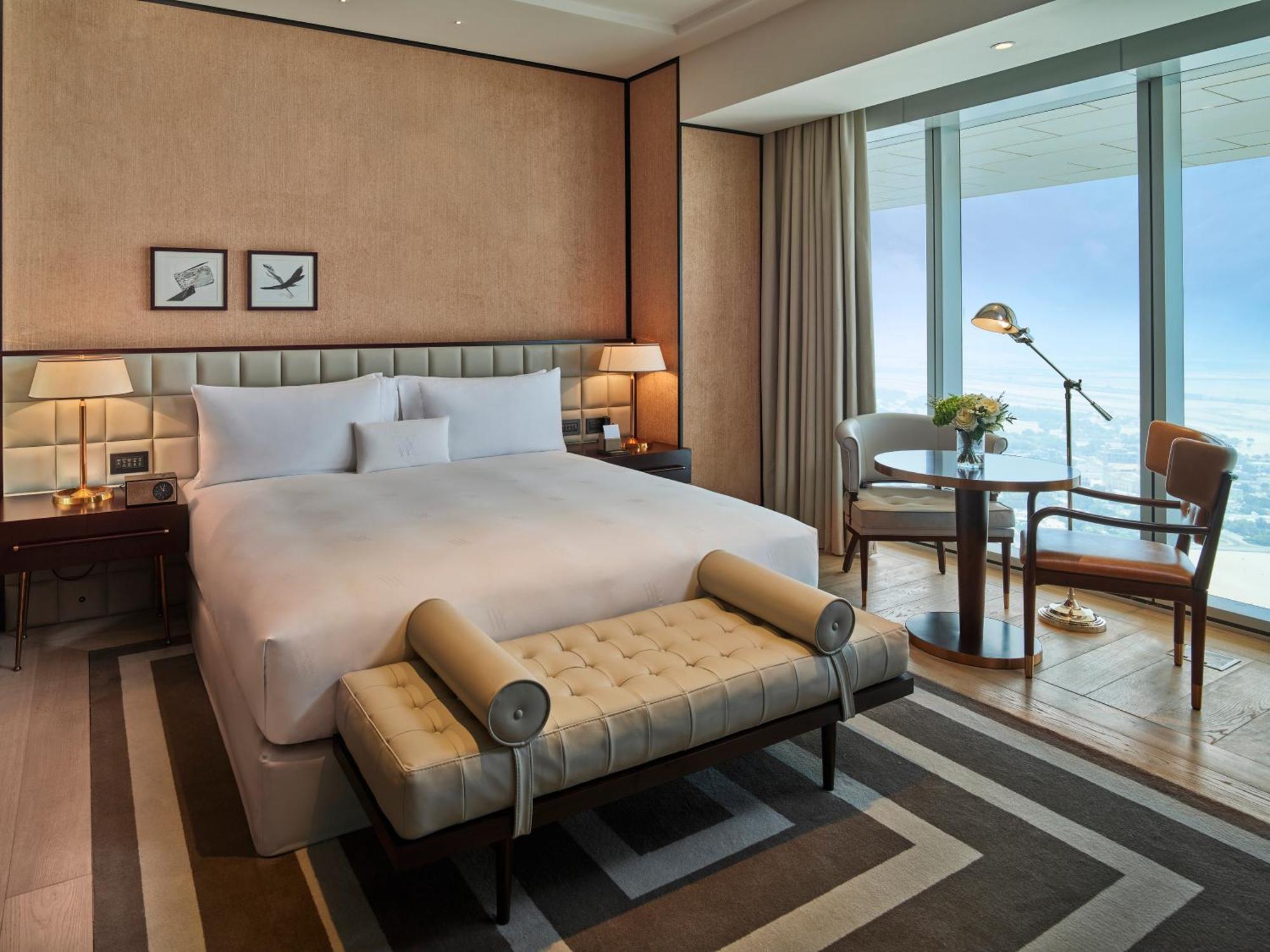 Waldorf Astoria Dubai International Financial Centre Hotell Eksteriør bilde A bedroom at the Ritz-Carlton, DIFC